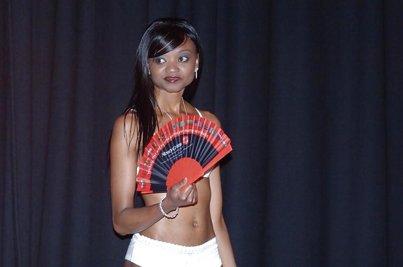 Miss Sudafrica 2008...bikini
 #8716441