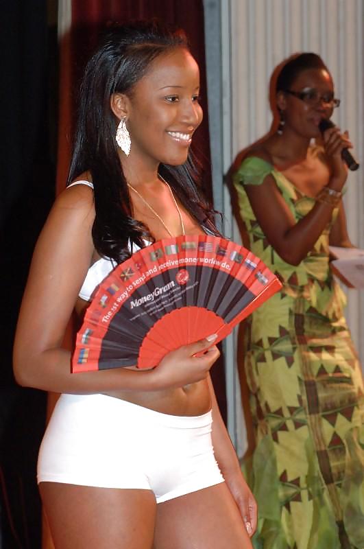 Miss Sudafrica 2008...bikini
 #8716517
