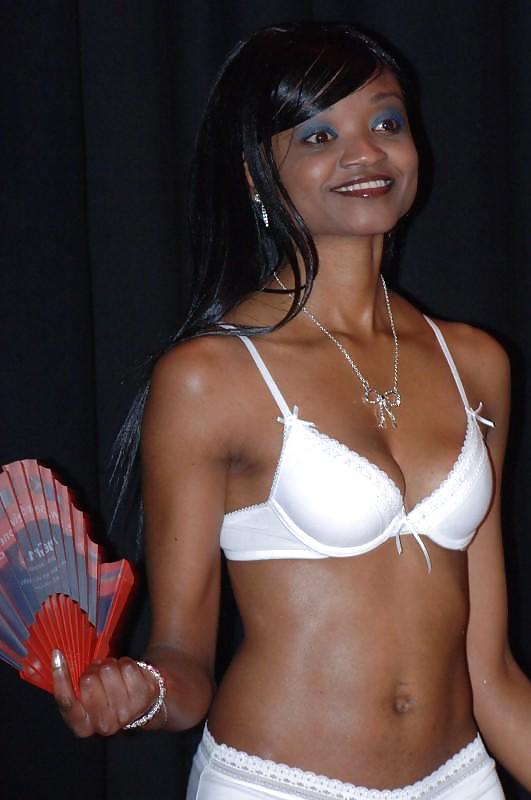 Miss Sudafrica 2008...bikini
 #8716570