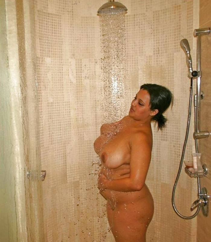 シャワーの下で熱いbbwアラブ人を非難
 #10165269