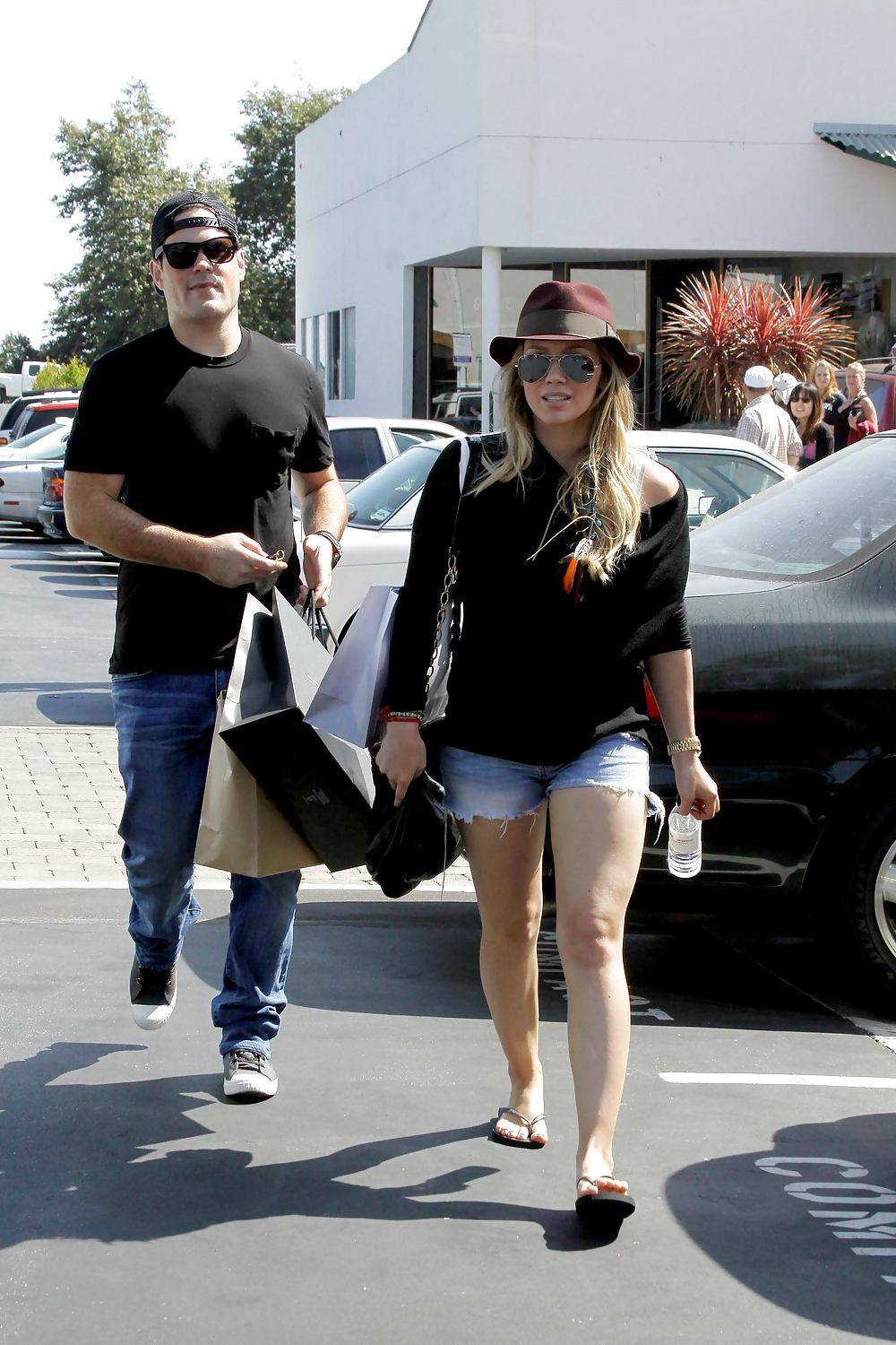 Hilary duff leggy shopping
 #5103664