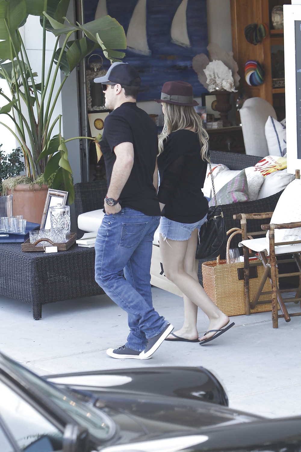 Hilary duff leggy shopping
 #5103737