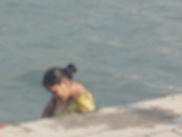 入浴中のインド人女性
 #1978773