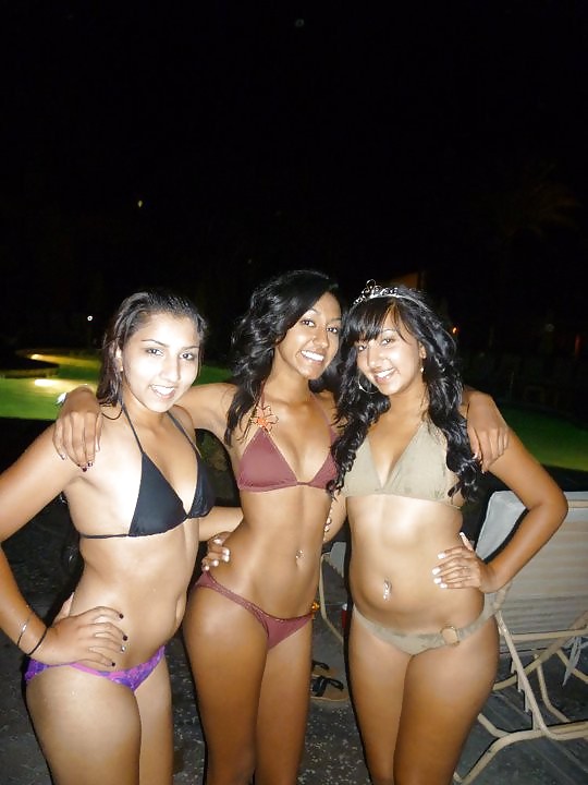 Hermanas indias 
 #15724130