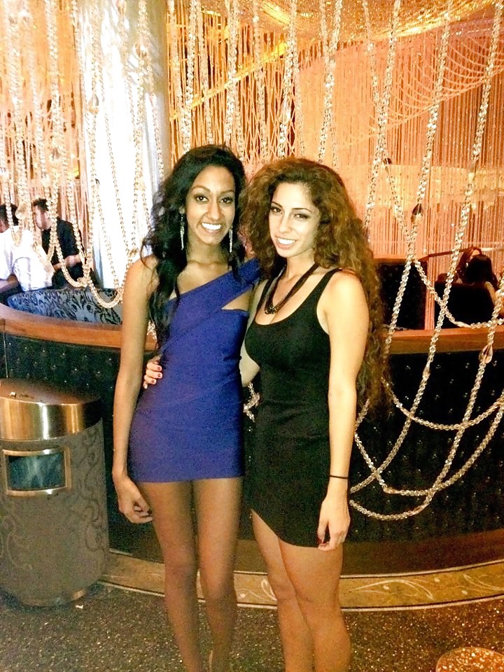 Hermanas indias 
 #15724141