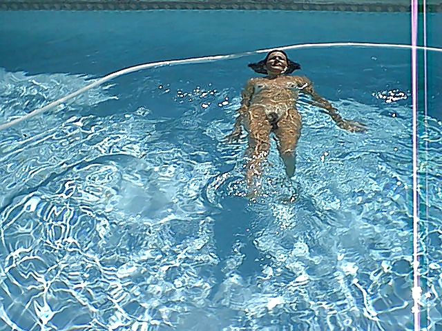 A friend at my pool #2826779