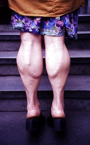 Female muscular calves #19309360