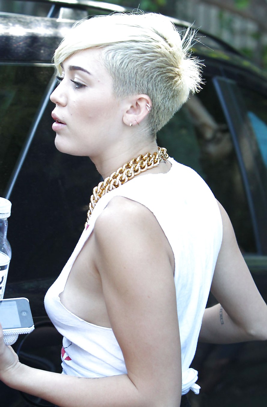 Miley Cyrus Schritt Schuss #16365197