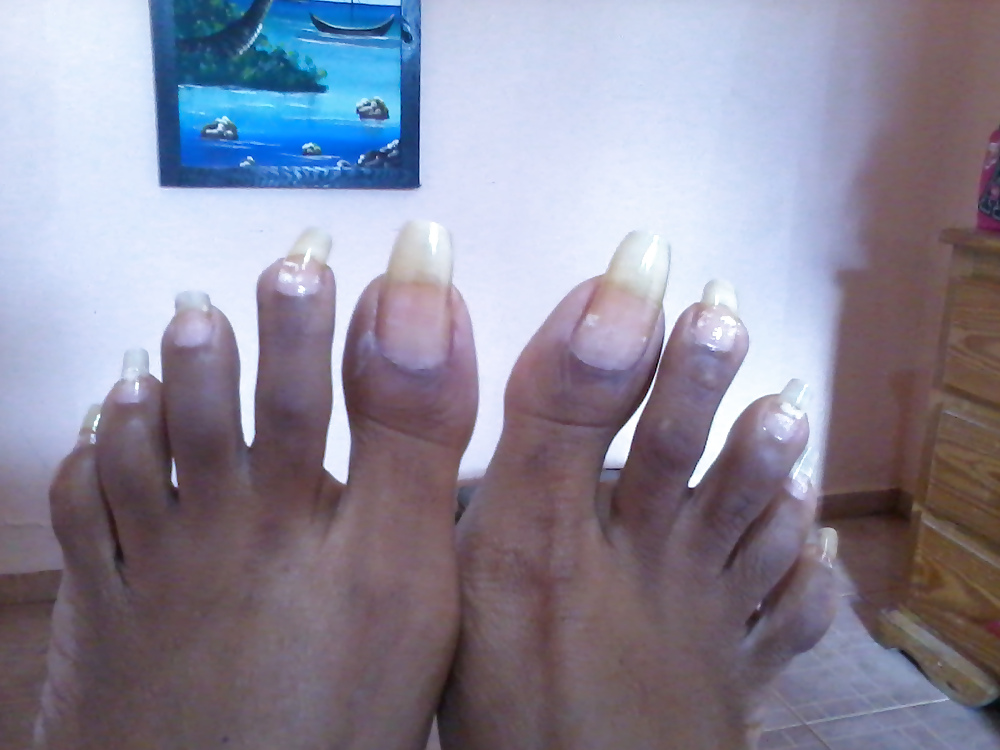 Chicas negras con uñas largas y uñas de los pies 2
 #15003227