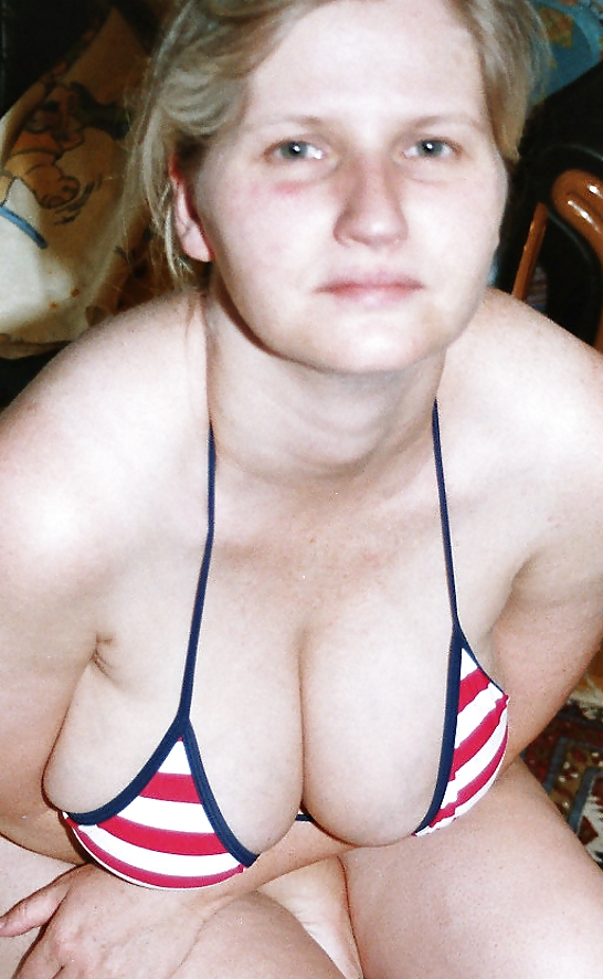 SAG - Curvy Wife's Hot Body And Tits In A Striped Bikini 05 #15809550