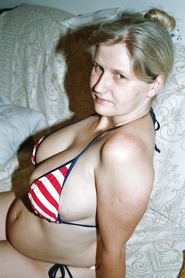 SAG - Curvy Wife's Hot Body And Tits In A Striped Bikini 05 #15809590