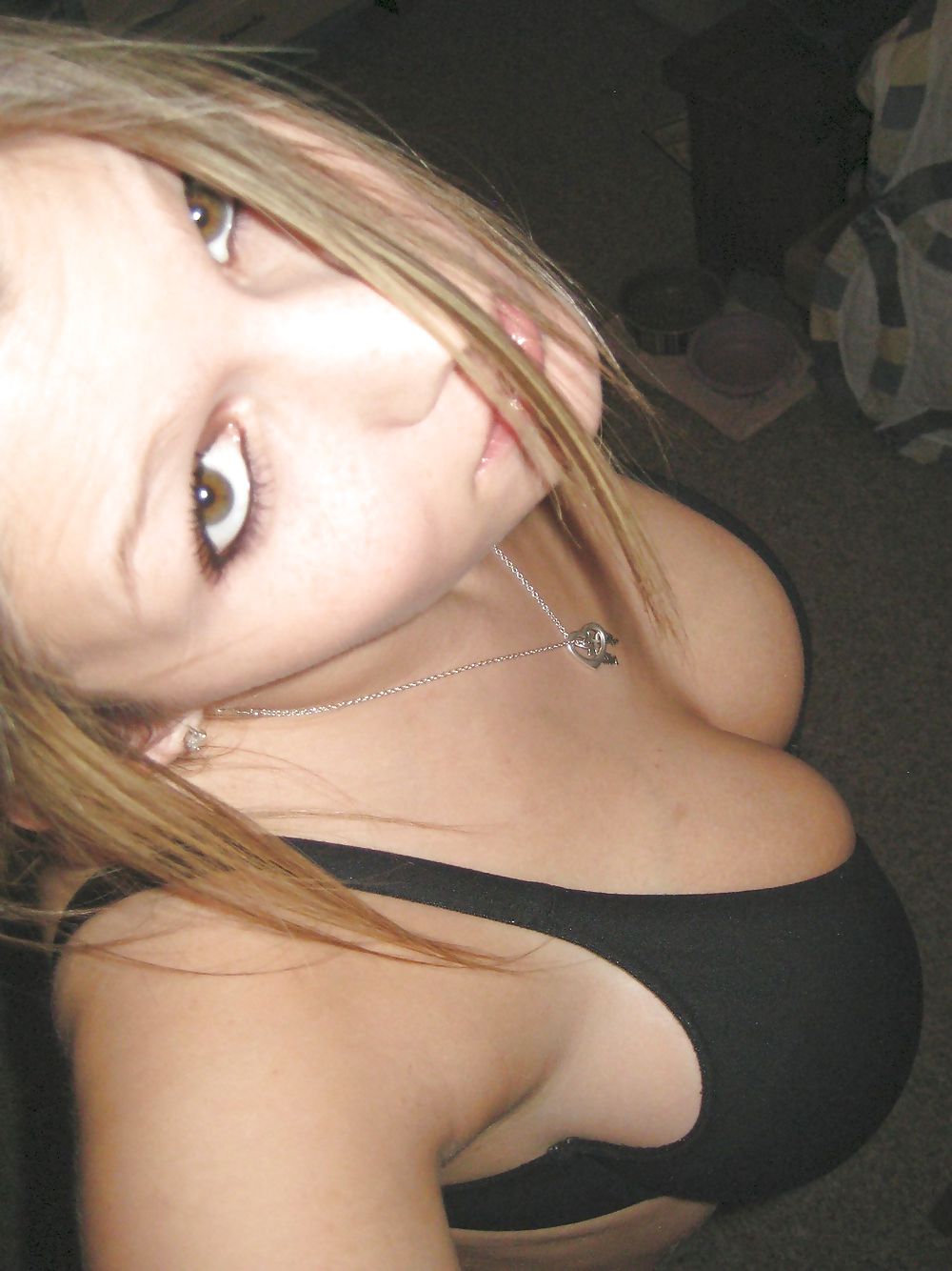 Young chick #3668761