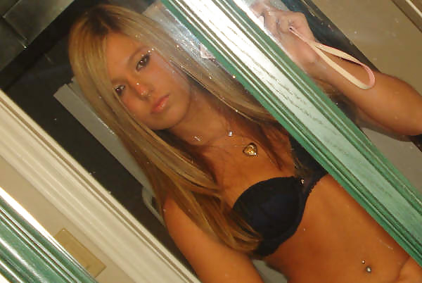 Blondie Horny #9373736