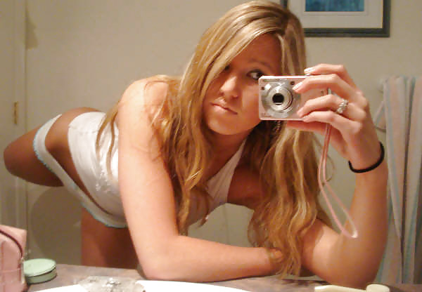 Blondie Horny #9373751