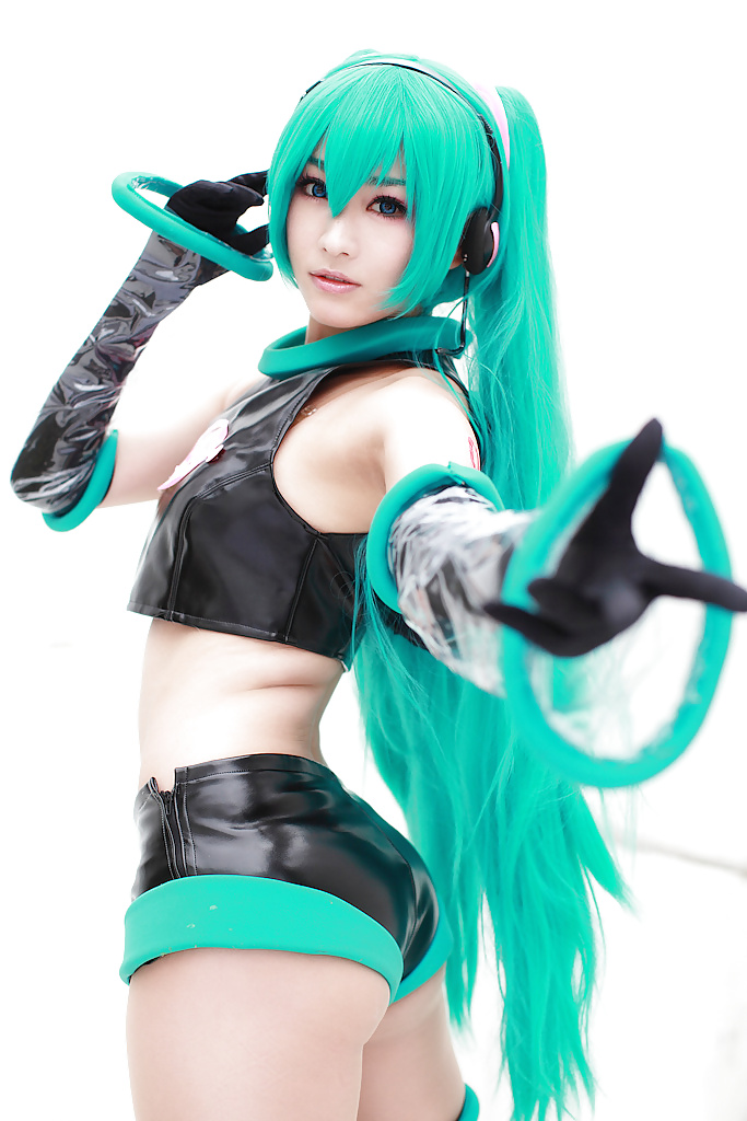 Sexy Japanese Hatsune Miku Cosplay II #10219209