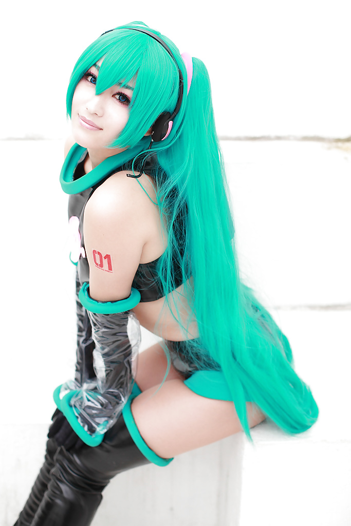 Sexy Japanese Hatsune Miku Cosplay II #10219251