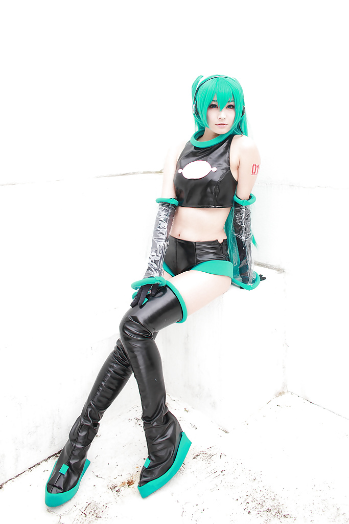 Sexy Japanese Hatsune Miku Cosplay II #10219330