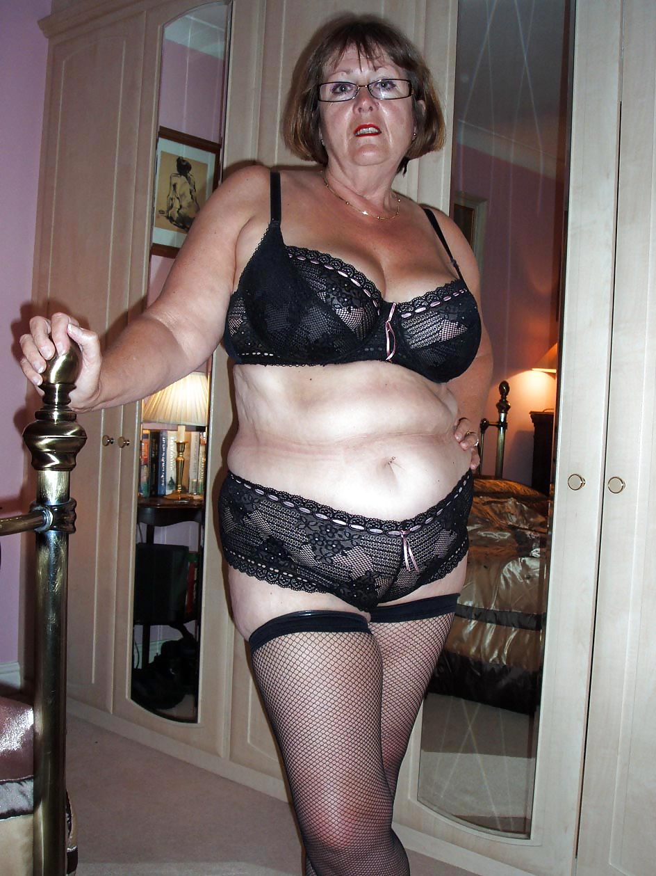 Amateur grannies loves to be nude #19598985