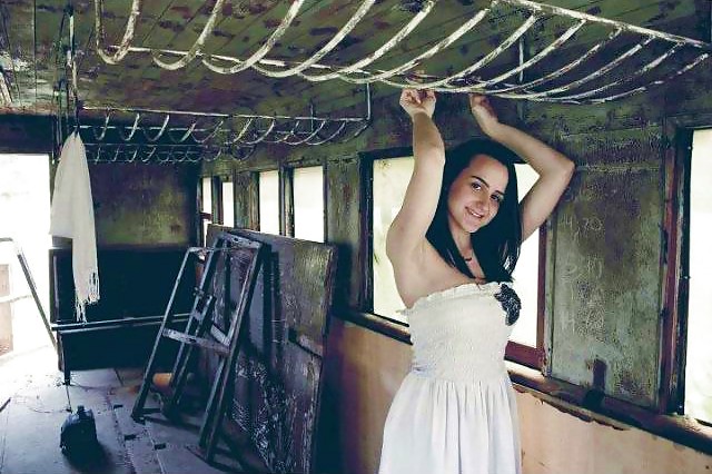 古い列車の中の美しいアルメニアの尻軽女（hrag
 #11670001