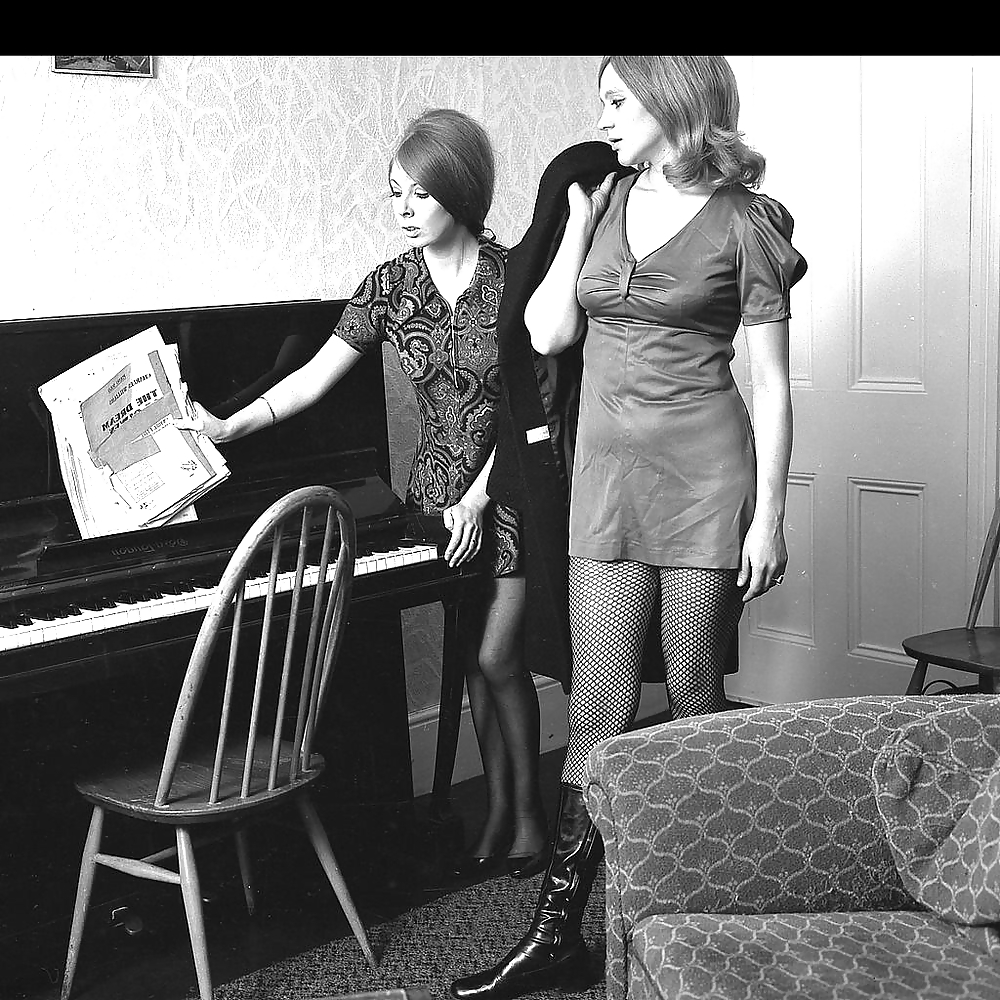 Jenny tiene una lección de piano #13777438