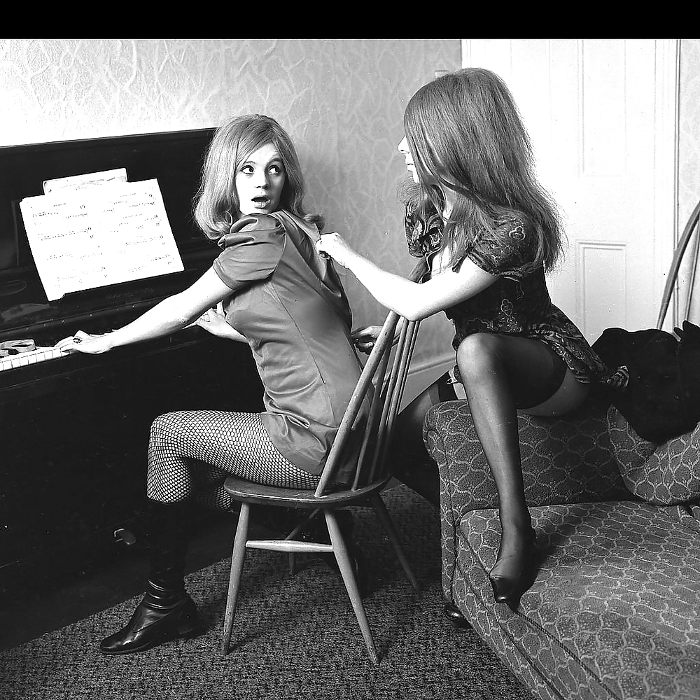Jenny has a piano lesson #13777509