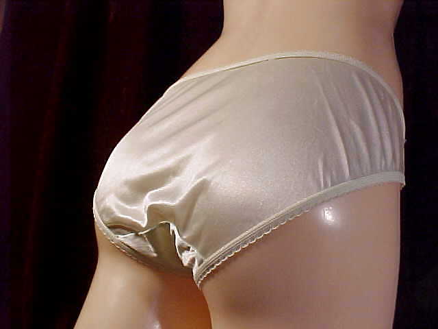Nylon Panties on Mannequins #8657297