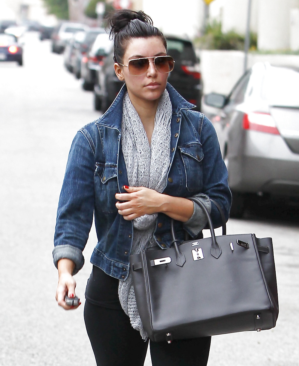 Kim Kardashian in leggings leaving a gym in Los Angeles #3389153