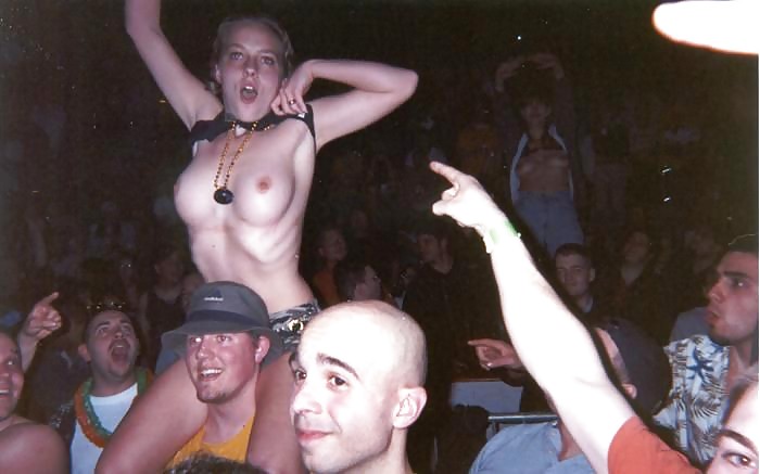 Flashing in the crowd #19117292