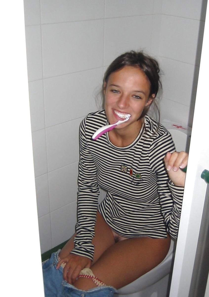 (ttl) toilet tarts 8
 #20259859