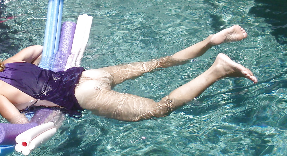Sequins at pool #1028756
