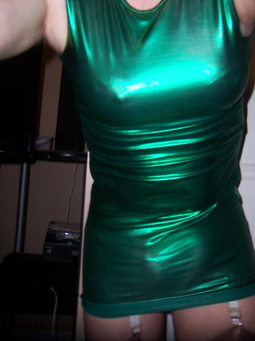 Nueva más de vestido de raso verde
 #9508990