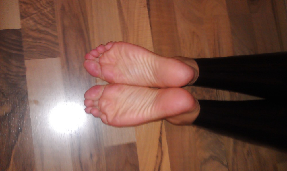 Teen Feet in Latex Leggings and standing on Tiptoes #20715162