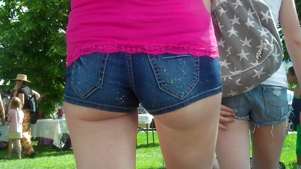 Candid Teen Ass Up Close #17822694