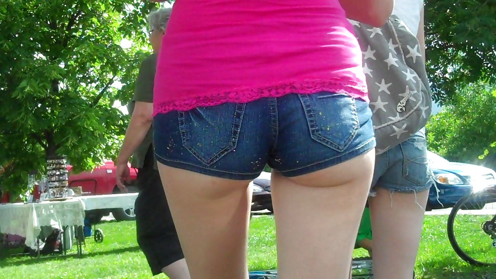 Candid Teen Ass Up Close #17822697