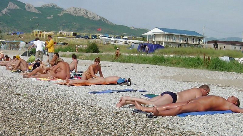 Divertimento sulla spiaggia nudista
 #1466472