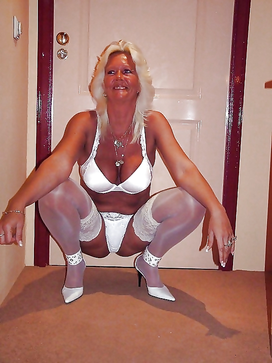 LOVELY VISIONS IN WHITE-I I I #16208469