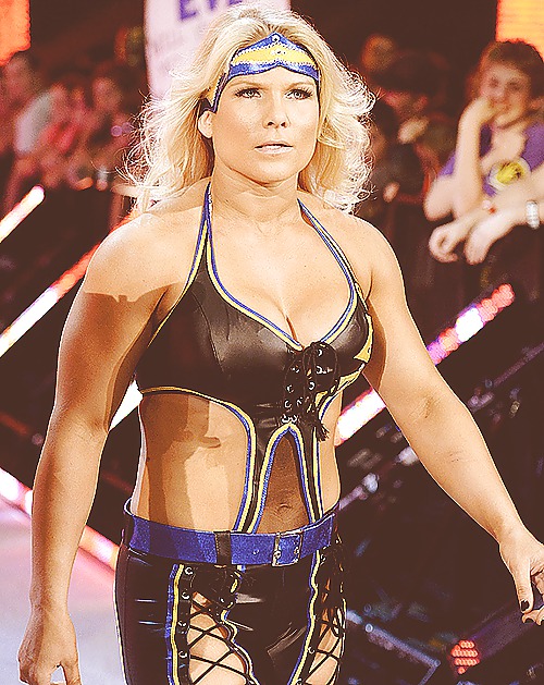 Beth Phoenix WWE Diva  #12798700