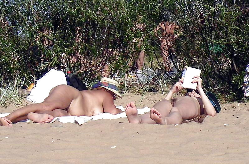 Viejos nudistas de la playa
 #626491