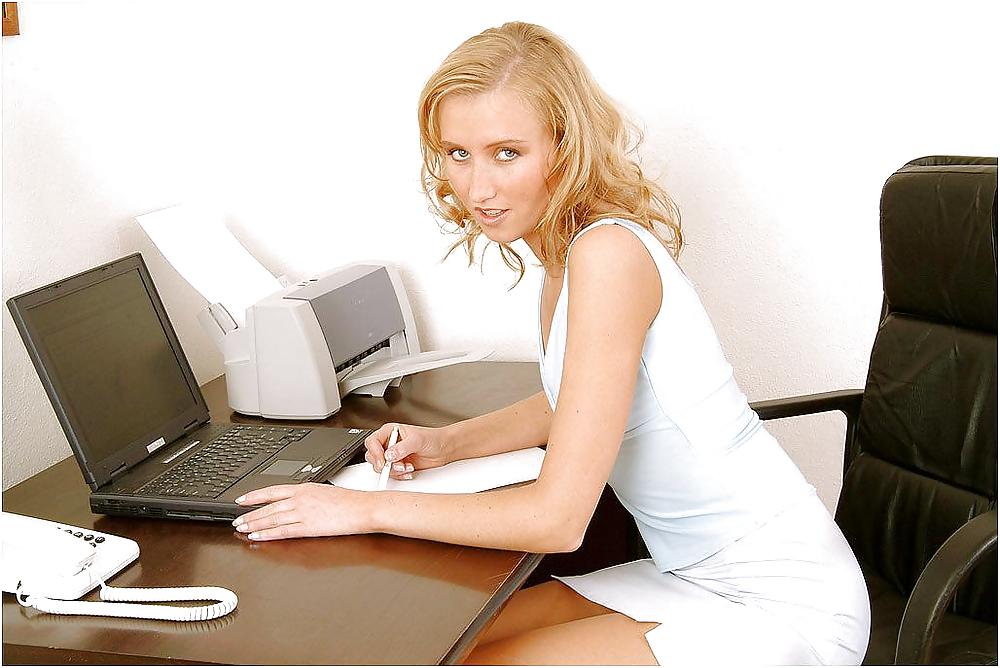 Secretaerinen leslie in office #4015415