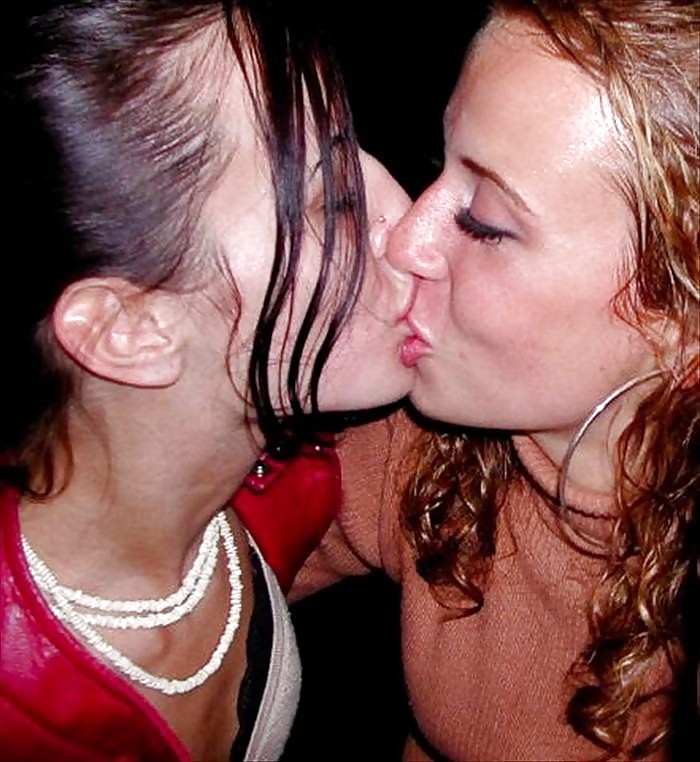 Kiss Kiss F4F #10020447