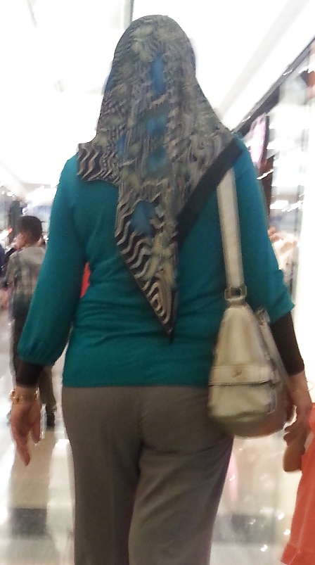 Candid egyptian hijabi ass #20089190