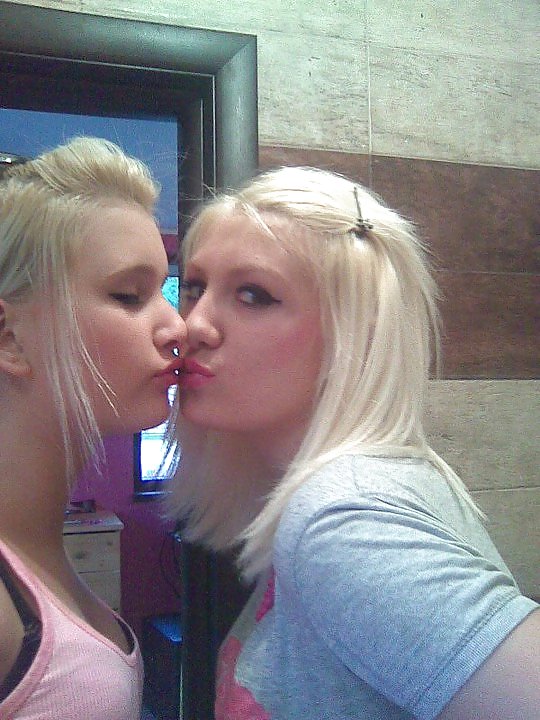 Greek Teen Girls 5 #4235662