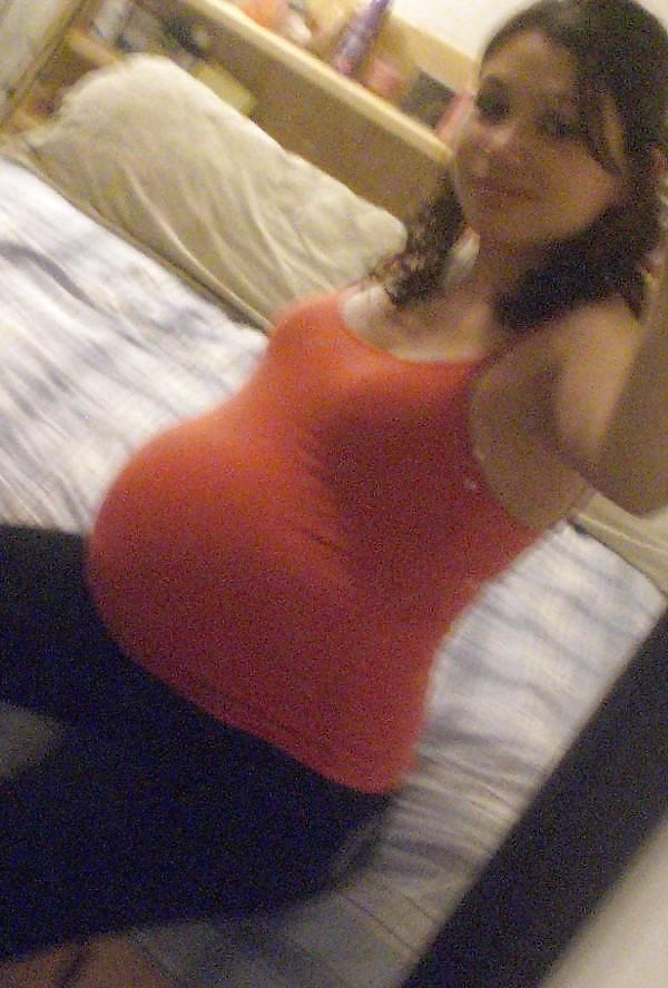 Another awesome PREGNANT teen selfshot #2239200