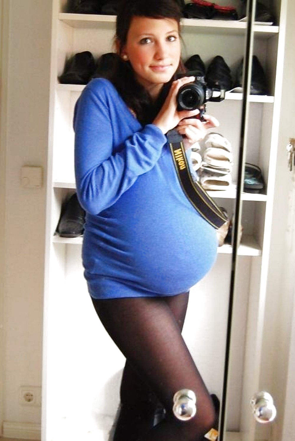 Another awesome PREGNANT teen selfshot #2239228