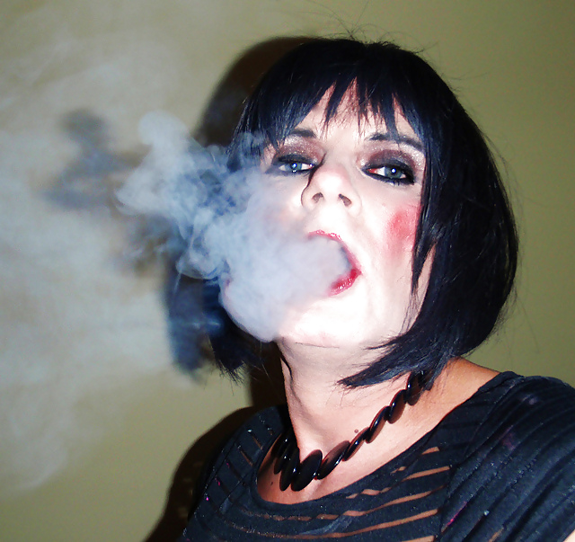 Smoking sissy slut Donna Dee #4946998