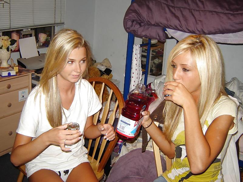 Upskirts upshorts 14
 #19949487