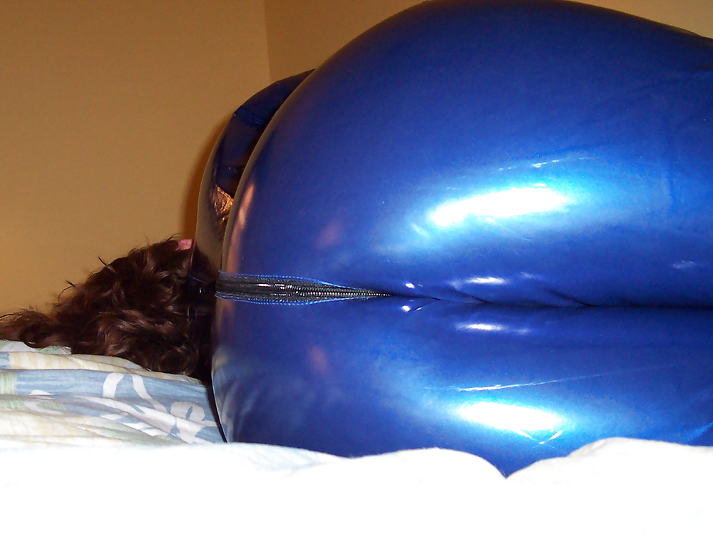 Spaß In Blauen Latex #17578874