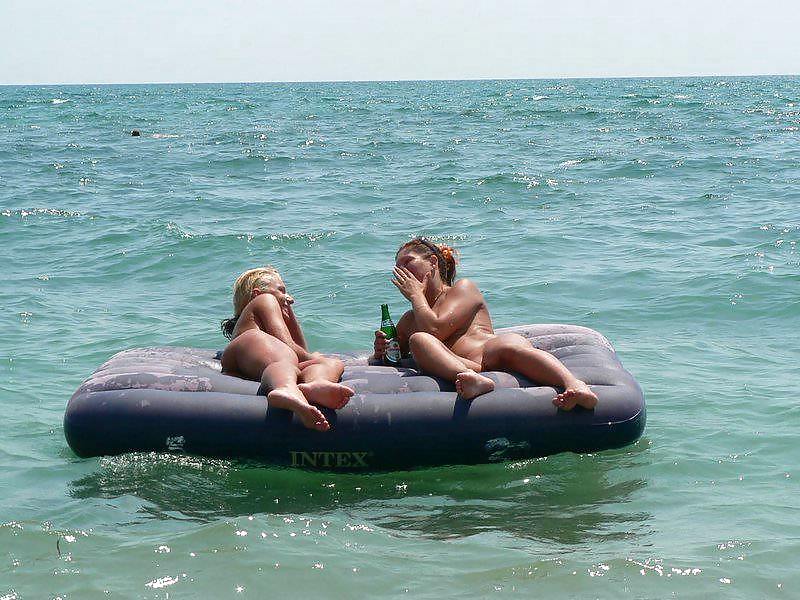 Más jóvenes nudistas - ¡Me encanta la playa nudista!
 #238479