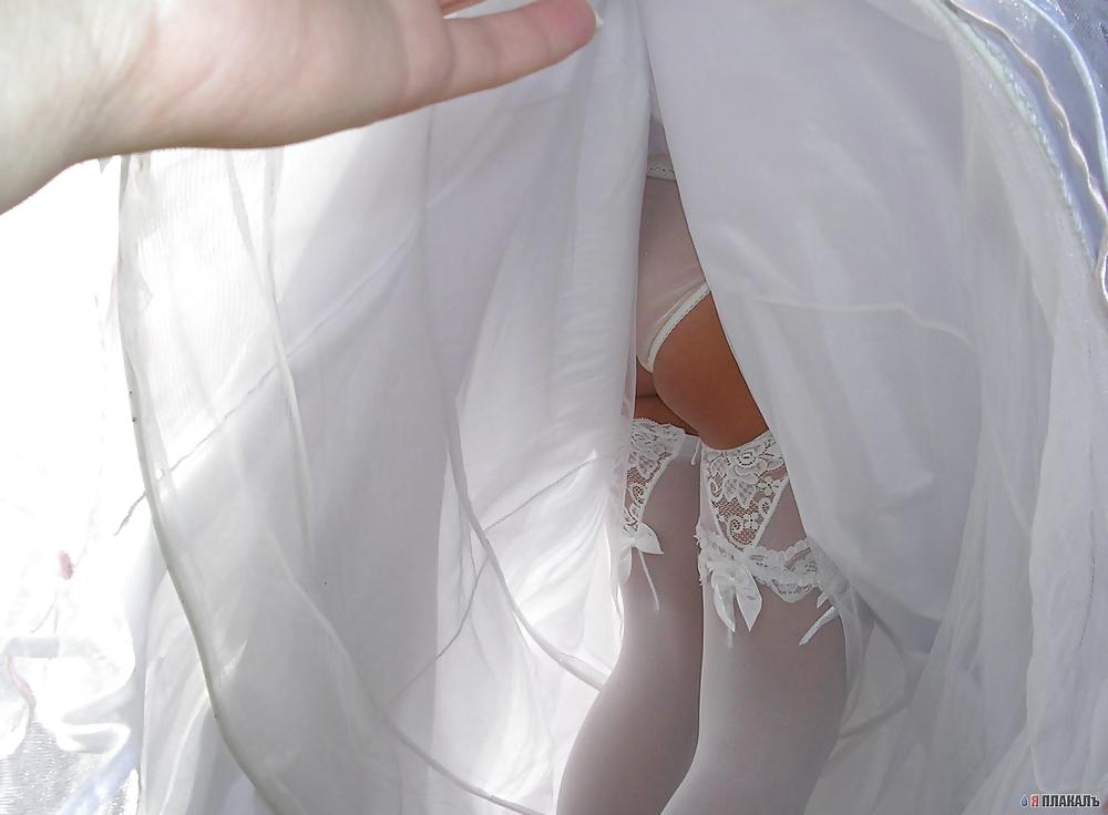 Wedding Brides- Partyhose-Stocking Upskirts, Oops! #4909330