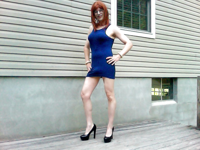 綺麗な青いドレス パート2
 #9183724
